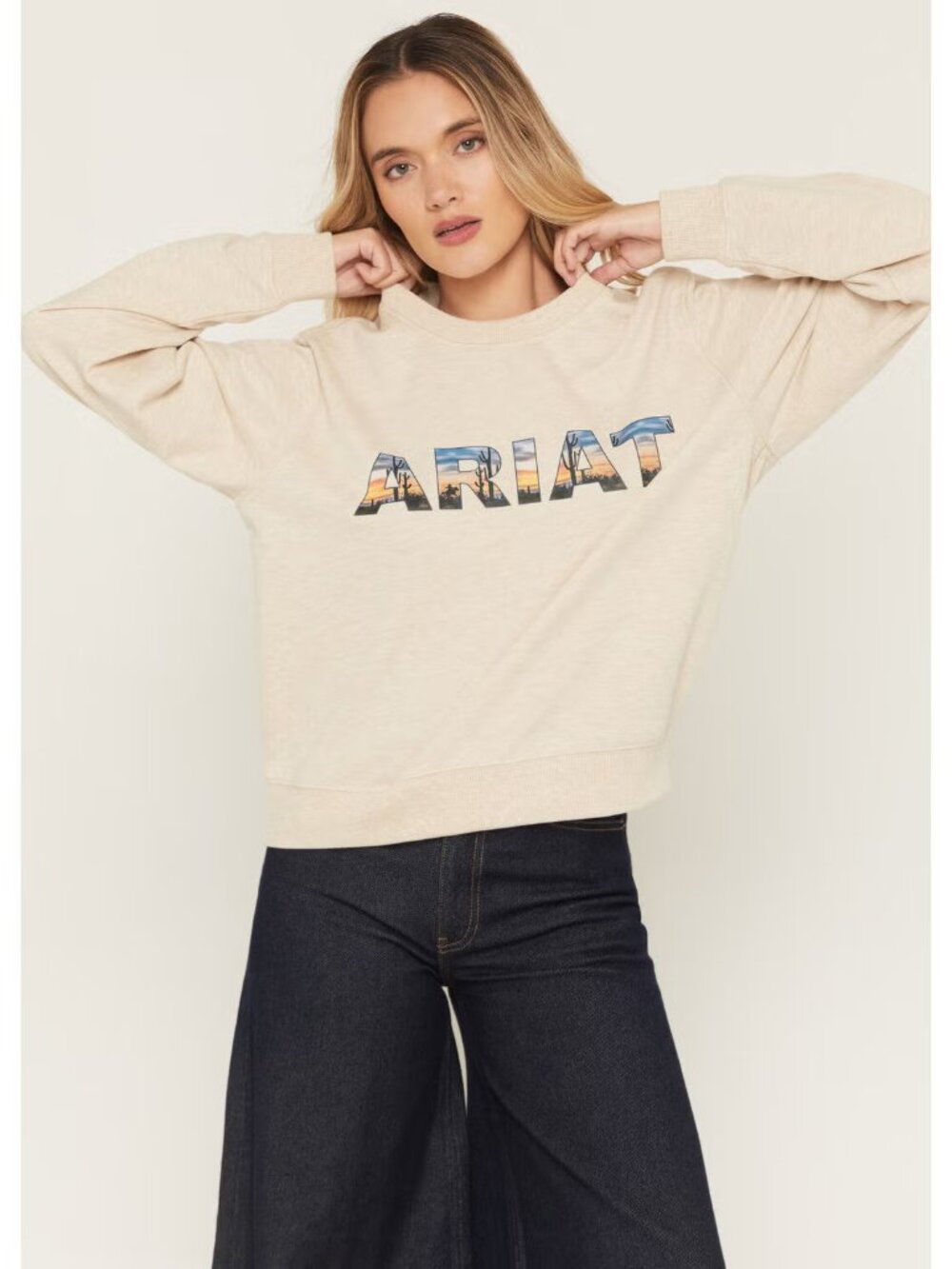 Ariat Women's Landscape Logo Crew Neck Sweatshirt | NWT